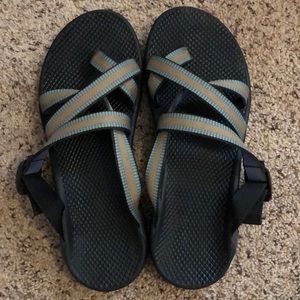 Womens Chacos Sz11